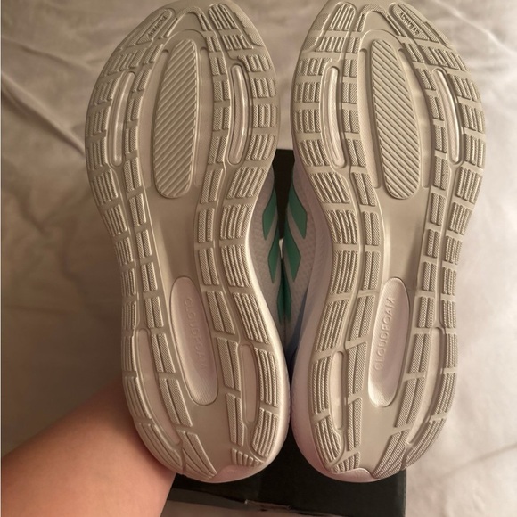 Adidas - Picture 2 of 5